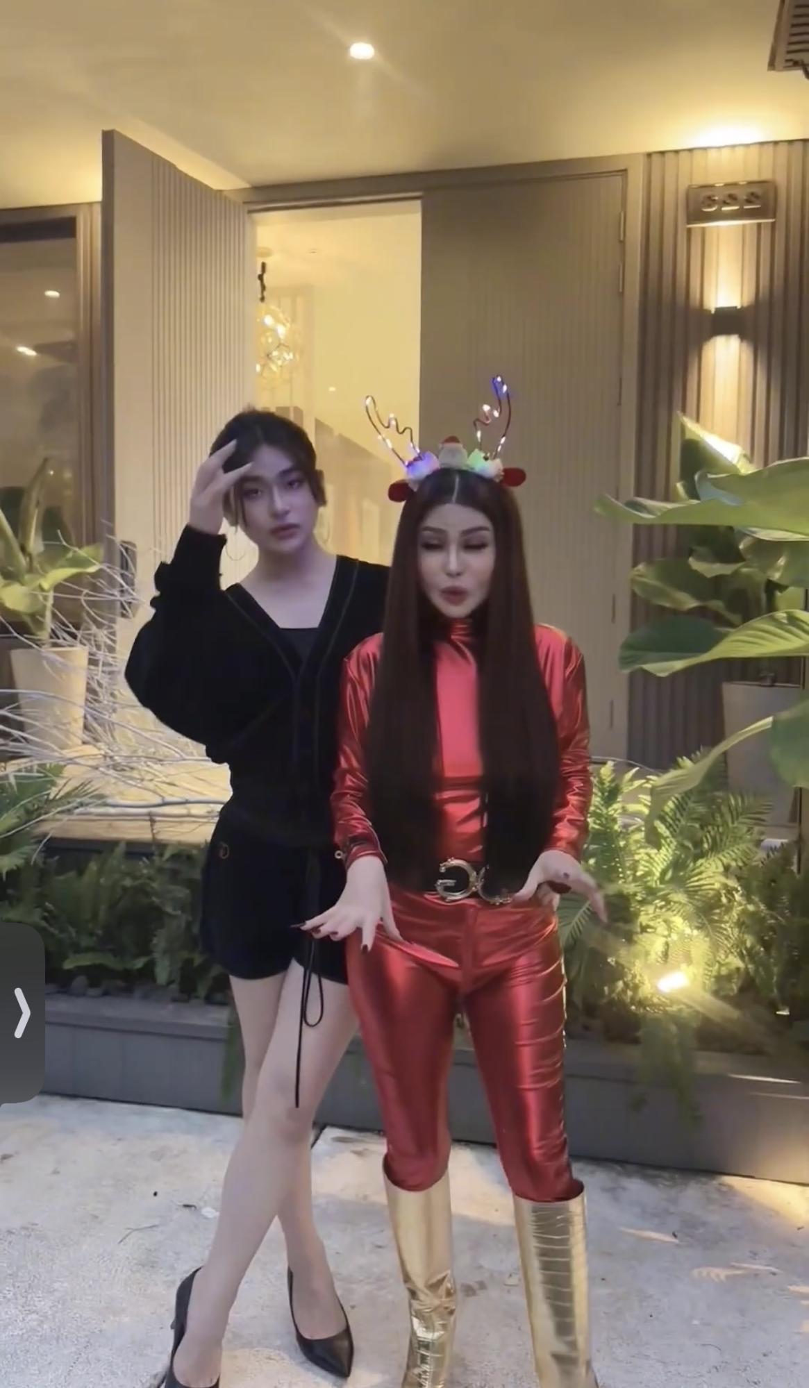 Rich Kid Gia Kỳ mua cả "rừng" thông trang trí Noel, Madame Hồng diện đồ "cực cháy" hướng dẫn xông nhà cuối năm- Ảnh 9.