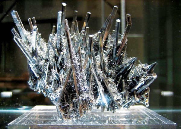 stibnite-1733189824803-17331898260471389811914.jpg