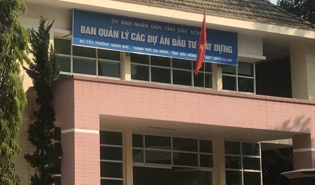 Phó giám đốc xin nghỉ việc sau khi bị phát hiện dùng bằng đại học không hợp pháp- Ảnh 1.