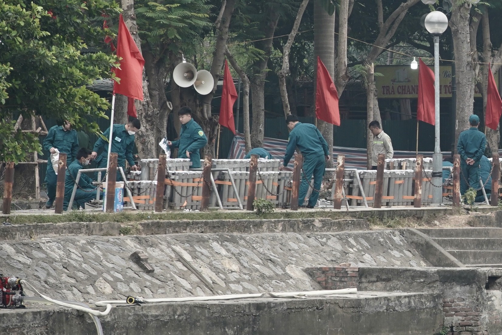 Cận cảnh trận địa pháo hoa đón Tết Dương lịch ở Hà Nội- Ảnh 10.