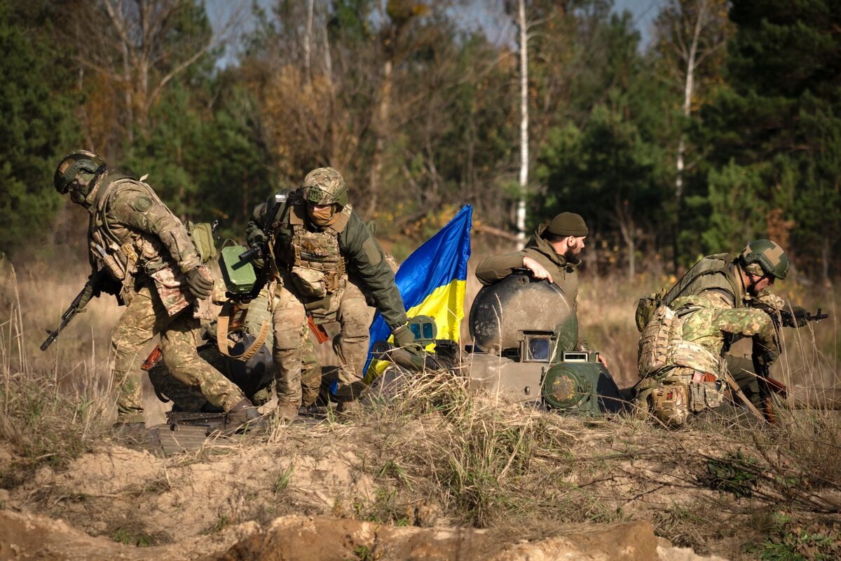 Nga tuyên bố "bắt sống" phi công và Trung úy Ukraine, tung lời khai về cuộc trốn chạy: Kiev phản ứng khẩn- Ảnh 2.