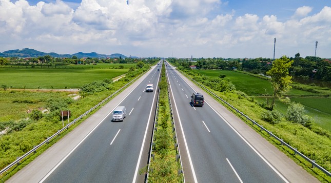 2 ngày nữa sẽ phân luồng ô tô đi cao tốc Cầu Giẽ - Ninh Bình- Ảnh 1.