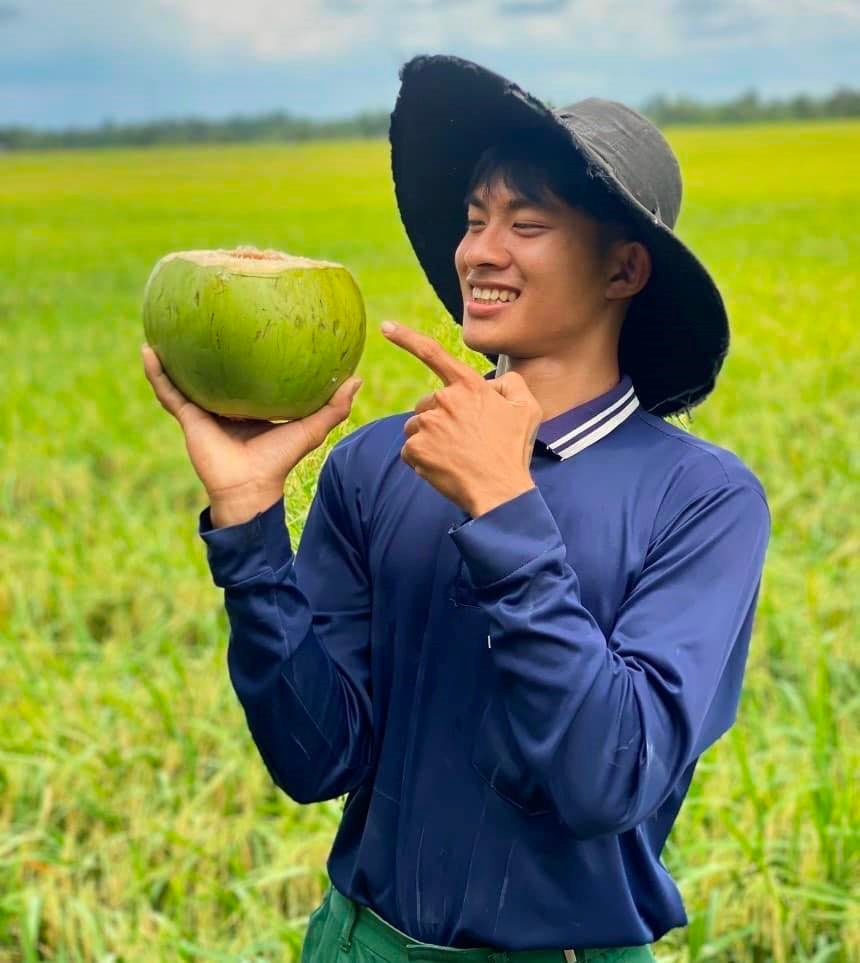 7 bài học từ thành công của TikToker Lê Tuấn Khang: Nói không với 'content bẩn', tận dụng sức mạnh văn hóa bản địa- Ảnh 2. 7 bài học từ thành công của TikToker Lê Tuấn Khang: Nói không với 'content bẩn', tận dụng sức mạnh văn hóa bản địa- Ảnh 2.