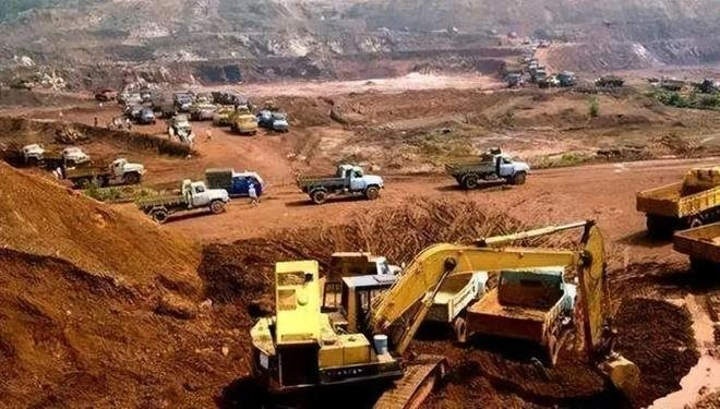 Bất ngờ tiếng báo động lớn vang lên, dự án khoan sâu 2.500m thất bại, nhưng 8 phút sau mũi khoan chệch hướng lại báo trúng lớn, kho báu lộ diện nhờ công nghệ cao- Ảnh 1.