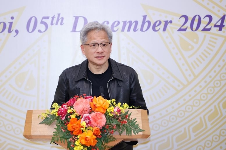 Tỷ phú Jensen Huang trở lại Việt Nam, nhắc đến "một startup phi thường" của tỷ phú Phạm Nhật Vượng- Ảnh 1.