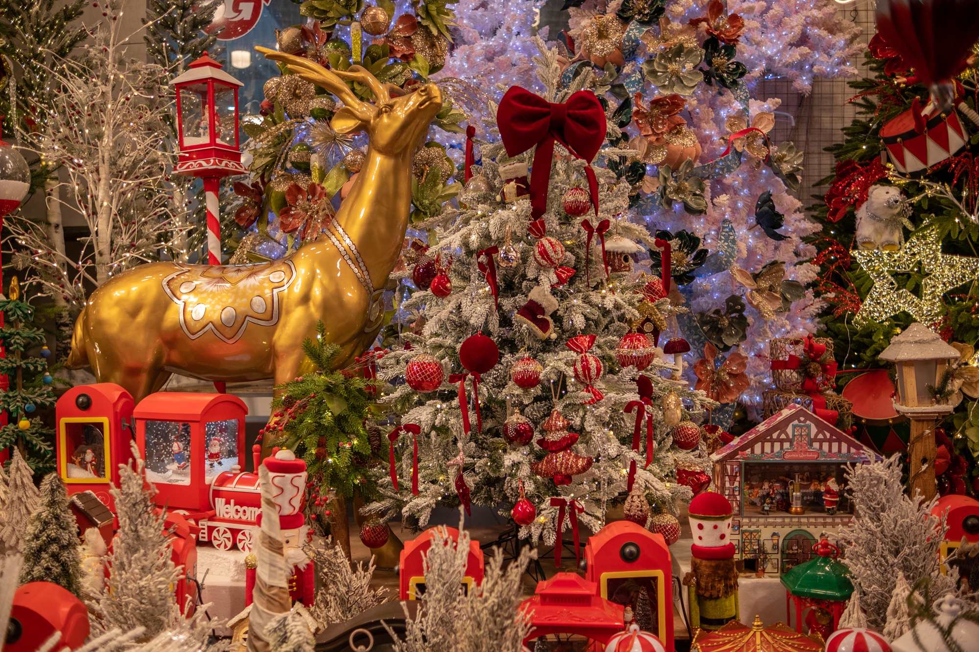 Khách Tây trầm trồ, mê mẩn khi trải nghiệm ‘làng Giáng sinh’ thu nhỏ giữa lòng Hà Nội- Ảnh 9.