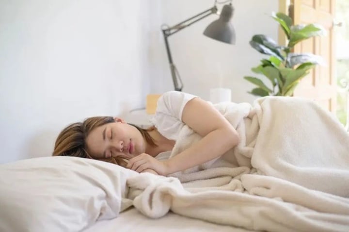 Nghiên cứu giúp bạn trả lời cho câu hỏi 'Đi ngủ có nên mang tất'- Ảnh 1.