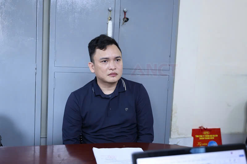 Bắt khẩn cấp, khám xét nơi ở Trần Cao Long, đối tượng vu khống nhiều cán bộ sở, ban ngành- Ảnh 1.