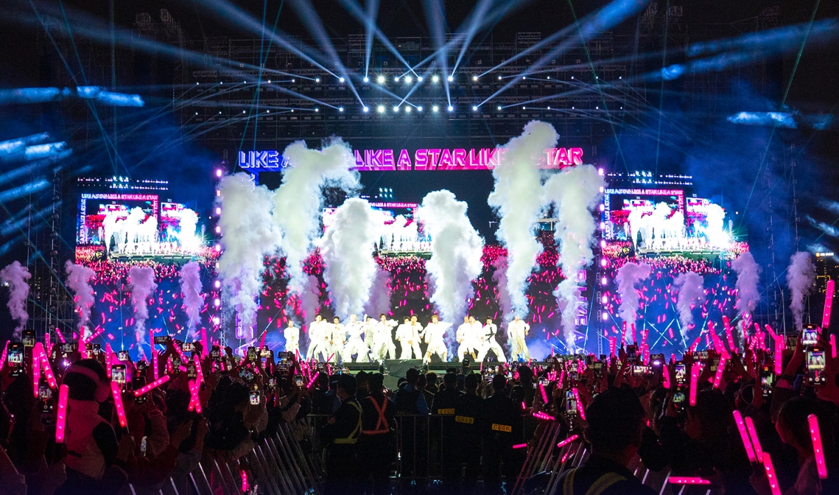 Những khoảnh khắc độc quyền chỉ có ở concert Anh trai "say hi" tại Hà Nội- Ảnh 6. Những khoảnh khắc độc quyền chỉ có ở concert Anh trai "say hi" tại Hà Nội- Ảnh 6.