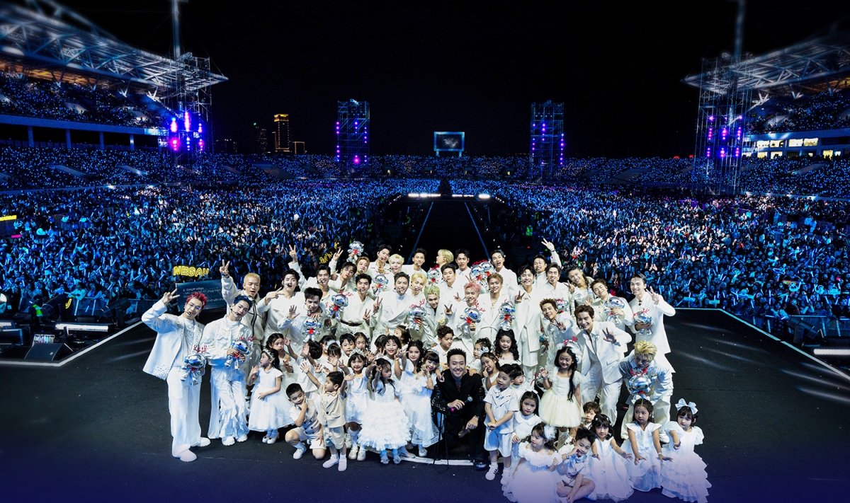 Những khoảnh khắc độc quyền chỉ có ở concert Anh trai "say hi" tại Hà Nội- Ảnh 9. Những khoảnh khắc độc quyền chỉ có ở concert Anh trai "say hi" tại Hà Nội- Ảnh 9.