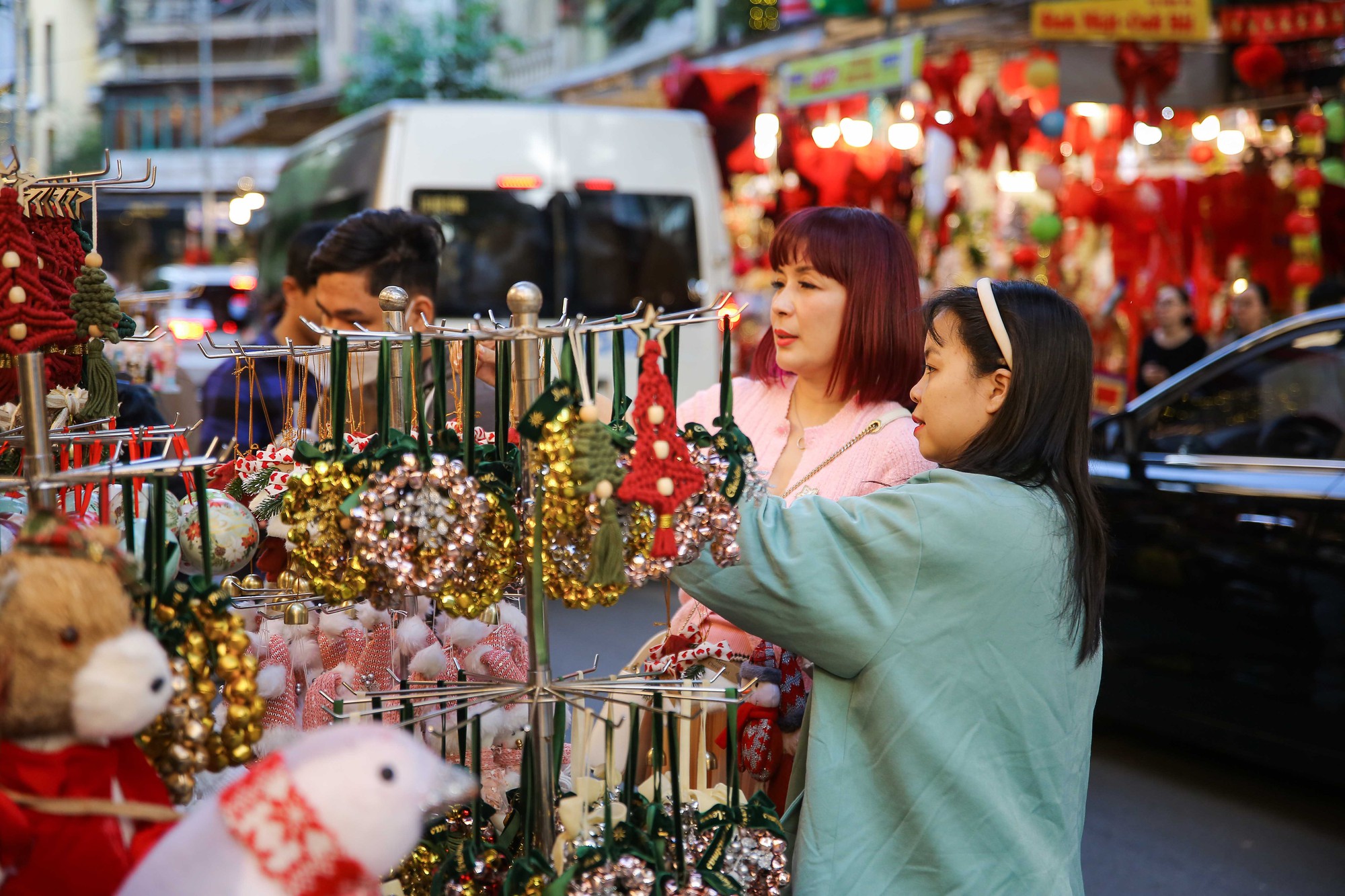 Thông tươi tiền triệu hút khách mùa Noel- Ảnh 5.