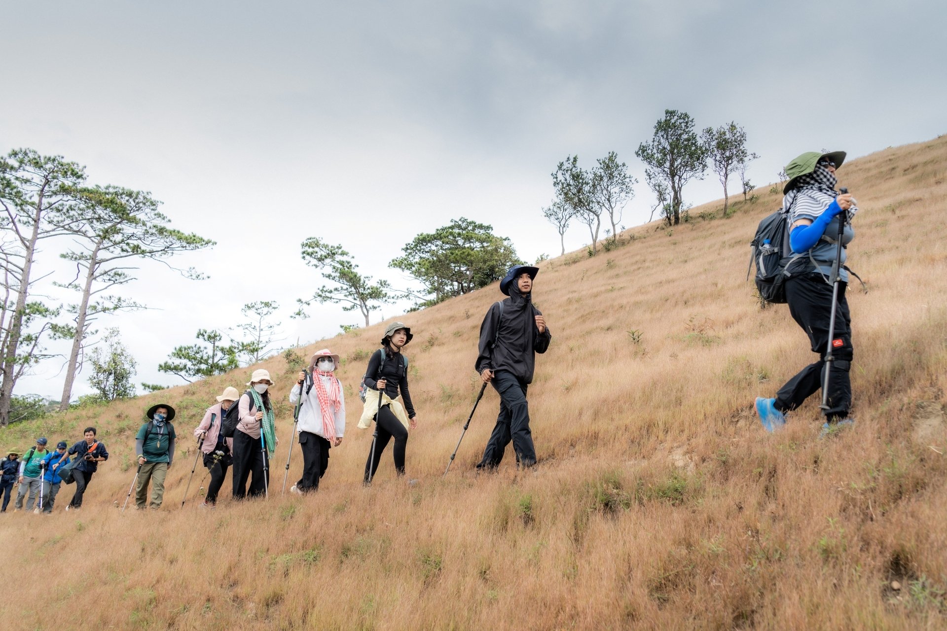Trải nghiệm cung đường trekking đẹp nhất Việt Nam mùa cỏ cháy- Ảnh 12. Trải nghiệm cung đường trekking đẹp nhất Việt Nam mùa cỏ cháy- Ảnh 12.
