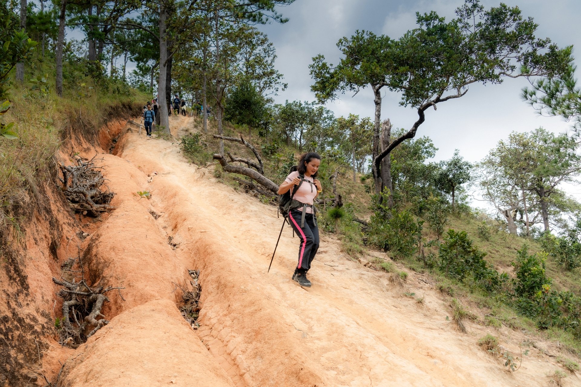 Trải nghiệm cung đường trekking đẹp nhất Việt Nam mùa cỏ cháy- Ảnh 14. Trải nghiệm cung đường trekking đẹp nhất Việt Nam mùa cỏ cháy- Ảnh 14.