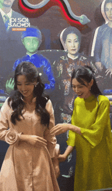 Cuộc sống làm dâu hào môn của Đỗ Mỹ Linh: Cùng chồng chủ tịch du lịch khắp nơi, dáng vẻ khác hẳn lúc ở showbiz- Ảnh 6. Cuộc sống làm dâu hào môn của Đỗ Mỹ Linh: Cùng chồng chủ tịch du lịch khắp nơi, dáng vẻ khác hẳn lúc ở showbiz- Ảnh 6.