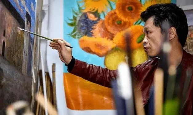 Thợ vẽ tranh kiếm được tiền tỷ nhờ vào bán &quot;hàng giả&quot;, cầm cọ 20 năm mới thực sự thức tỉnh, được mệnh danh là &quot;Van Gogh Trung Quốc&quot; - Ảnh 4.