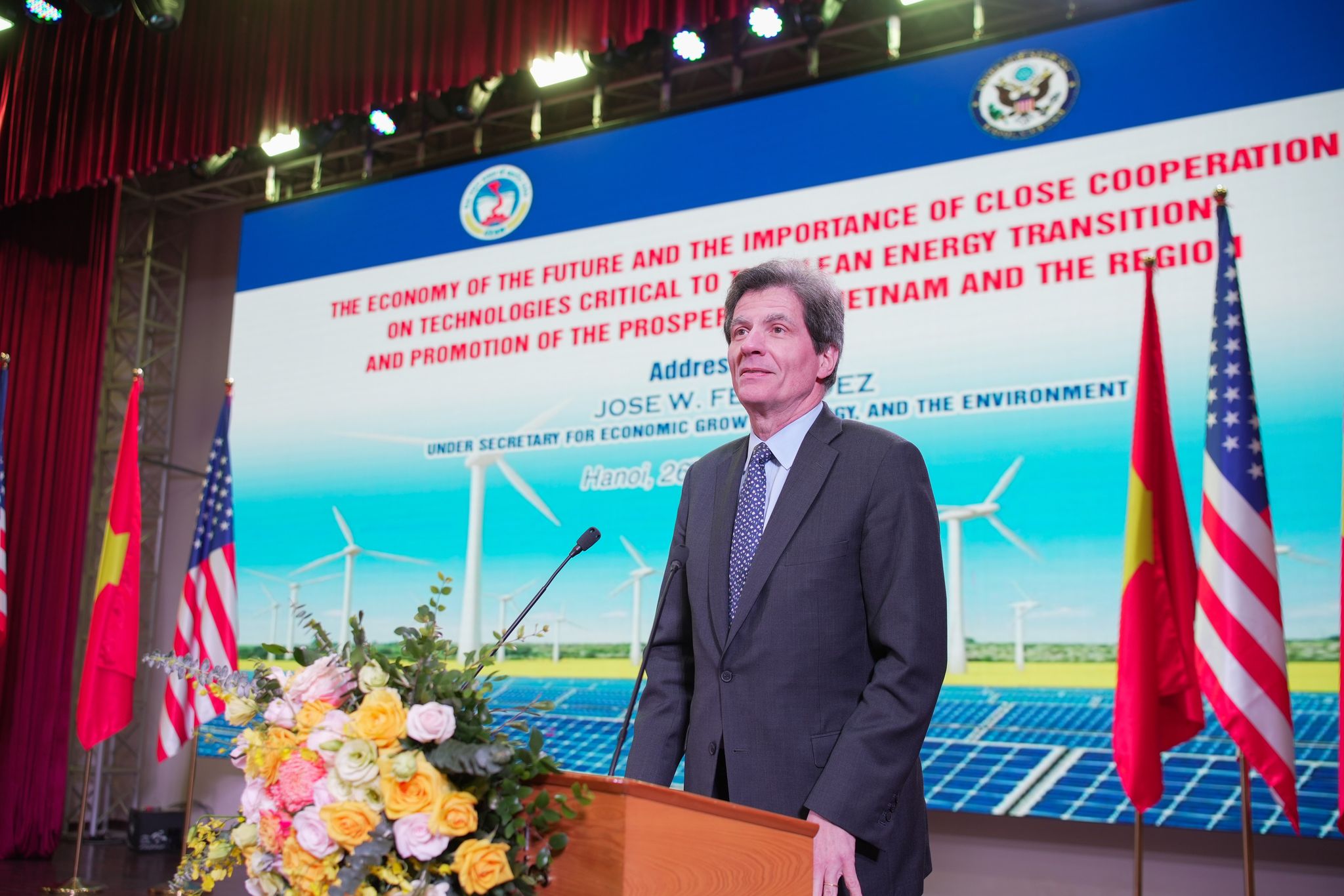 Thứ trưởng Ngoại giao Hoa Kỳ: "Việt Nam là một trong những quốc gia tiềm năng đầu tiên có thể hưởng lợi từ quỹ viện trợ Đạo luật CHIPS" - Ảnh 1.