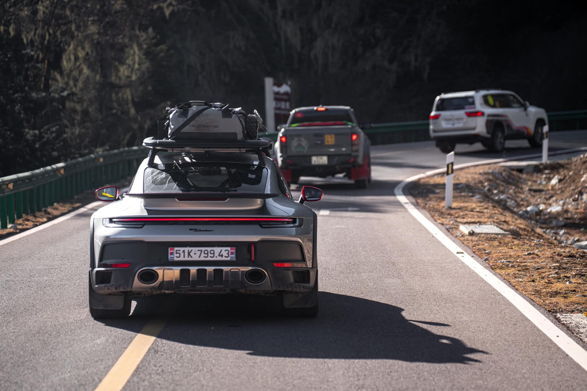 Chủ xe Porsche 911 Dakar: Từ bức ảnh trên Facebook tới quyết định mua xe và chuyến phượt hơn 33.000km từ Việt Nam tới Mông Cổ- Ảnh 15.