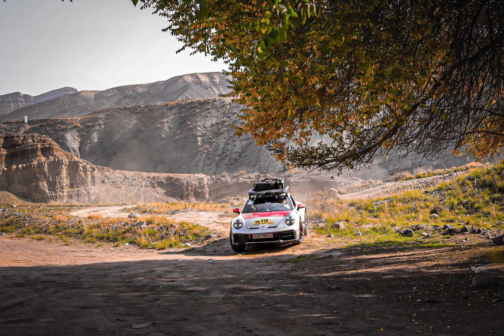 Chủ xe Porsche 911 Dakar: Từ bức ảnh trên Facebook tới quyết định mua xe và chuyến phượt hơn 33.000km từ Việt Nam tới Mông Cổ- Ảnh 24.