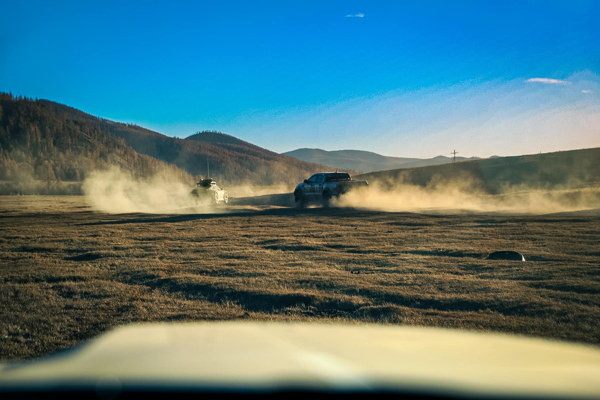 Chủ xe Porsche 911 Dakar: Từ bức ảnh trên Facebook tới quyết định mua xe và chuyến phượt hơn 33.000km từ Việt Nam tới Mông Cổ- Ảnh 13.