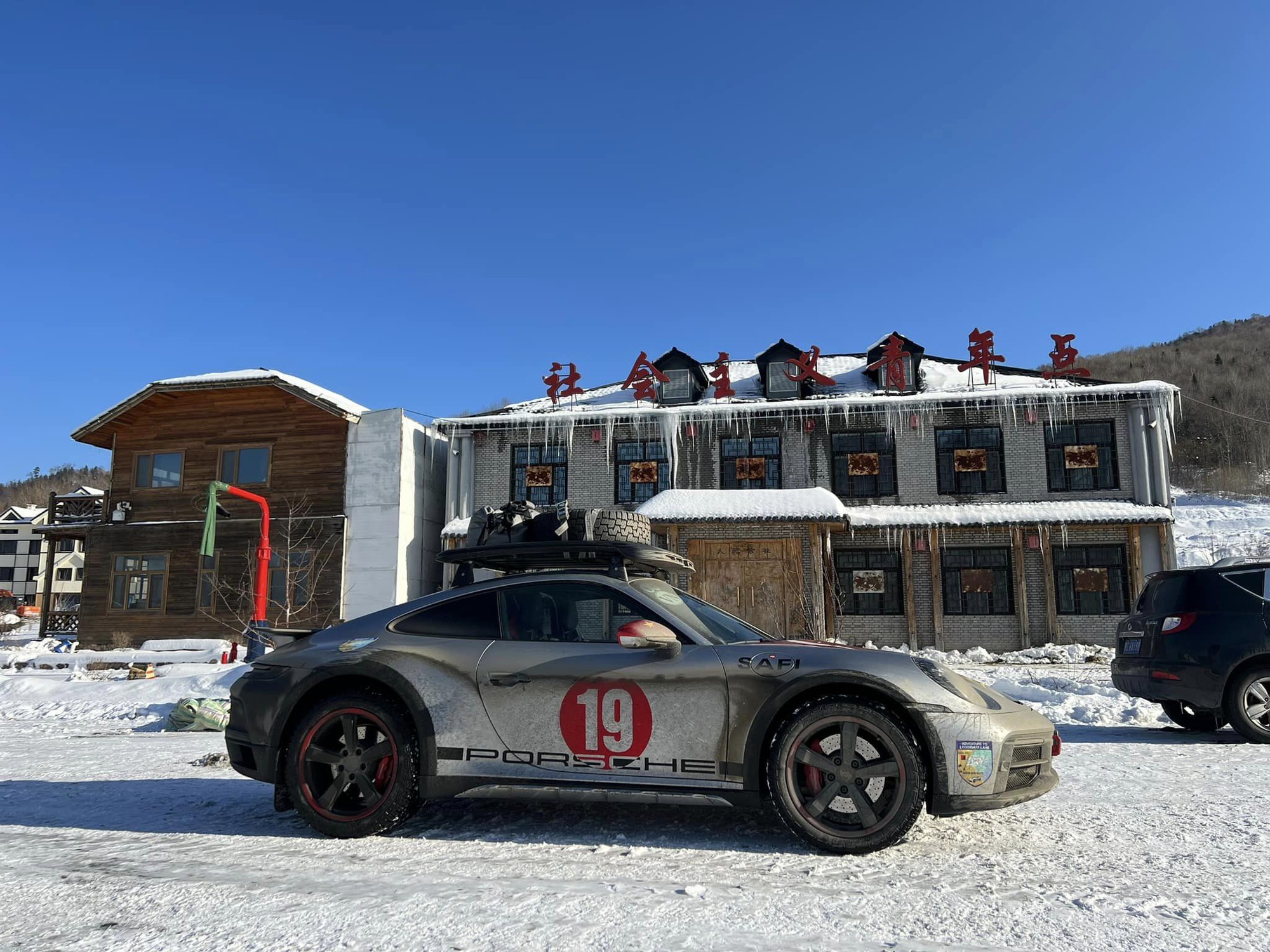Chủ xe Porsche 911 Dakar: Từ bức ảnh trên Facebook tới quyết định mua xe và chuyến phượt hơn 33.000km từ Việt Nam tới Mông Cổ- Ảnh 33.