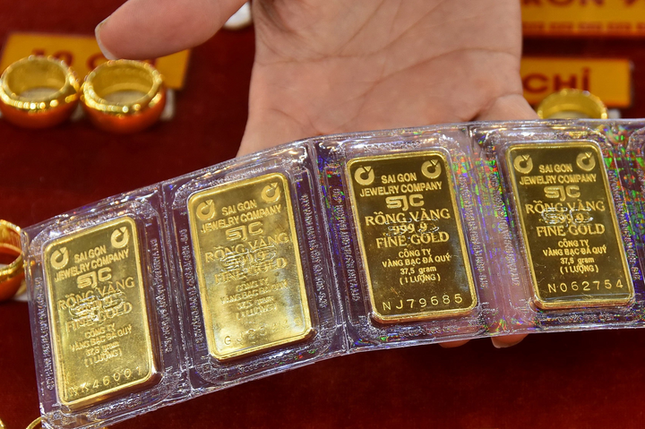 Giá vàng Việt Nam đứng im vẫn cao hơn thế giới 18 triệu đồng- Ảnh 1.