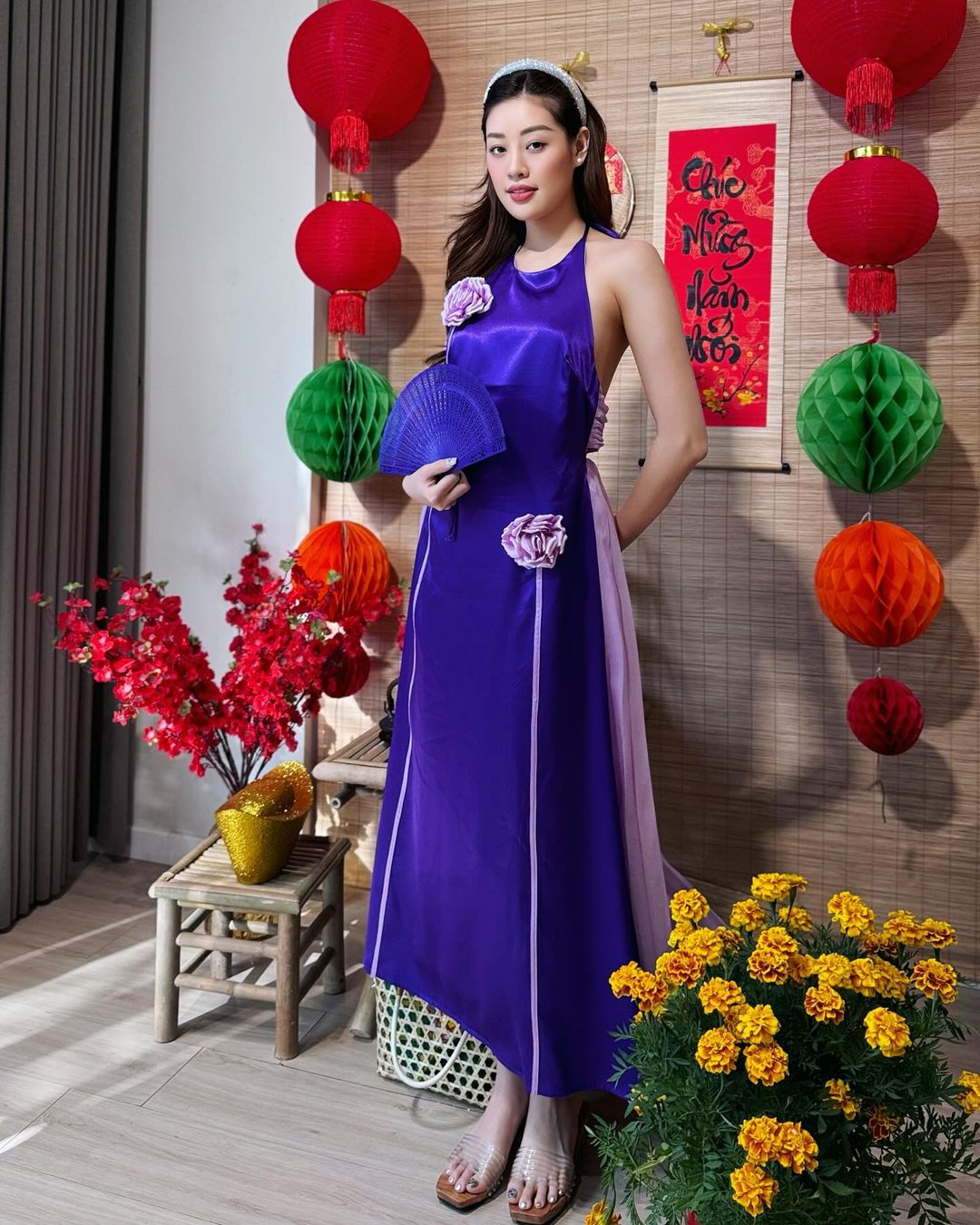 Soi áo dài mùng 2 Tết của mỹ nhân Việt: Thiết kế dáng suông thắng áp đảo, giá cả đi đôi với chất lượng- Ảnh 5.