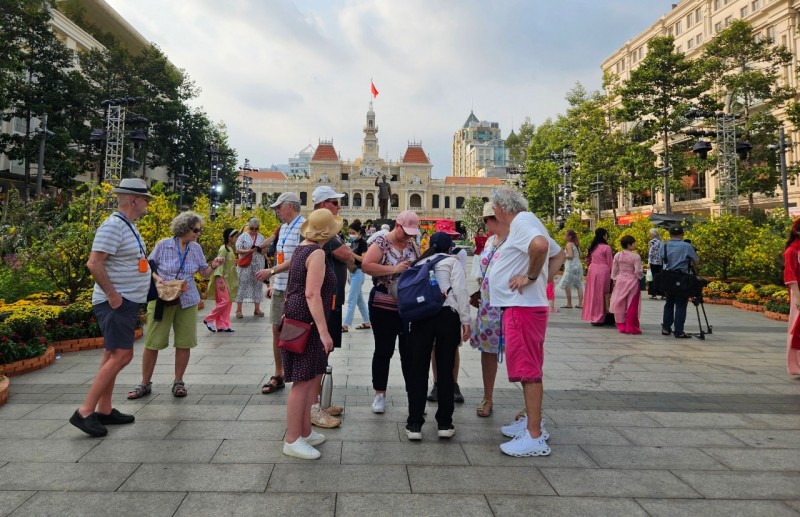 Du lịch TP. Hồ Chí Minh thu hơn 6.500 tỉ đồng trong dịp Tết Nguyên đán- Ảnh 1.