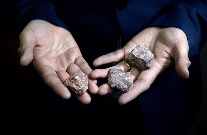 Mất hơn 200 năm các nhà khoa học mới có thể tái tạo loại khoáng chất này- Ảnh 1.