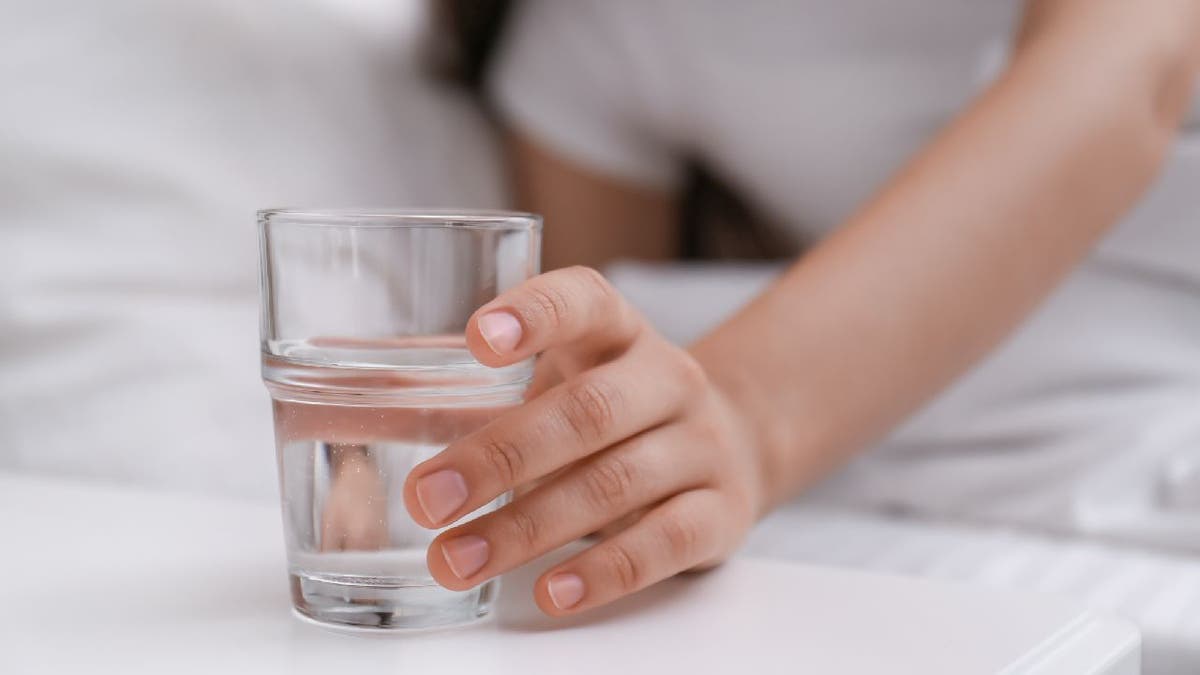Uống nước vào lúc nào để có lợi nhất cho sức khỏe?- Ảnh 2.