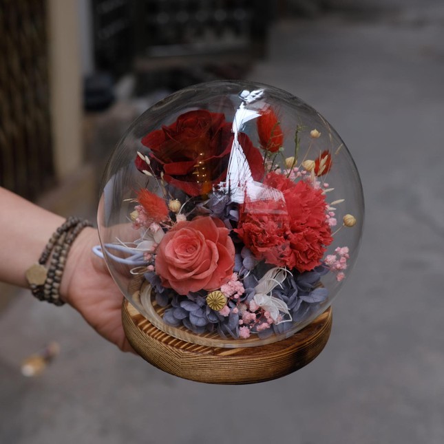 Bánh ngọt, socola, hoa hồng Valentine: Mẫu mã bắt mắt, giá từ vài trăm đến cả chục triệu đồng- Ảnh 13.