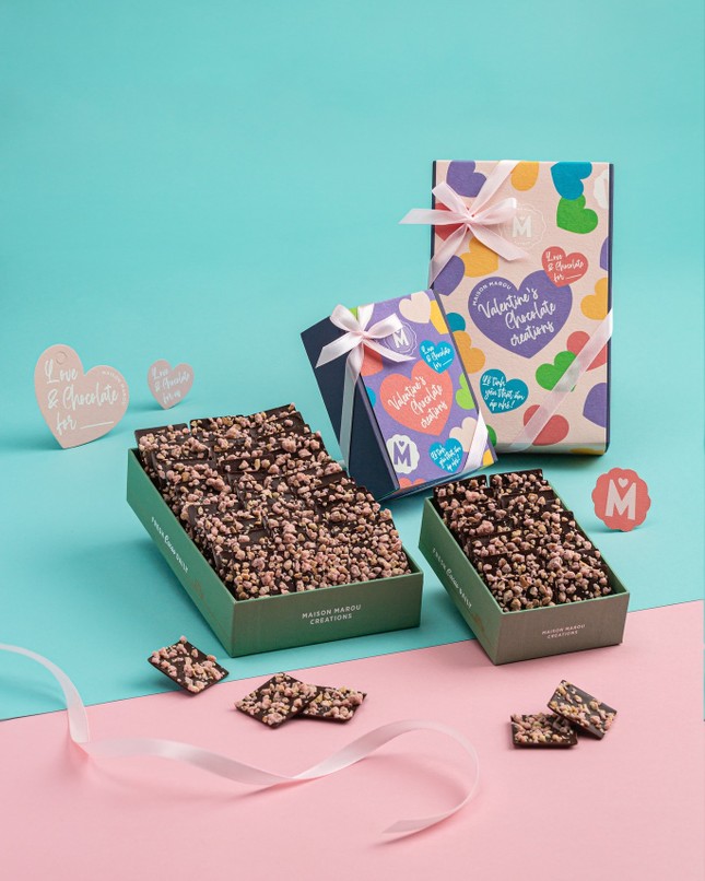 Bánh ngọt, socola, hoa hồng Valentine: Mẫu mã bắt mắt, giá từ vài trăm đến cả chục triệu đồng- Ảnh 7.