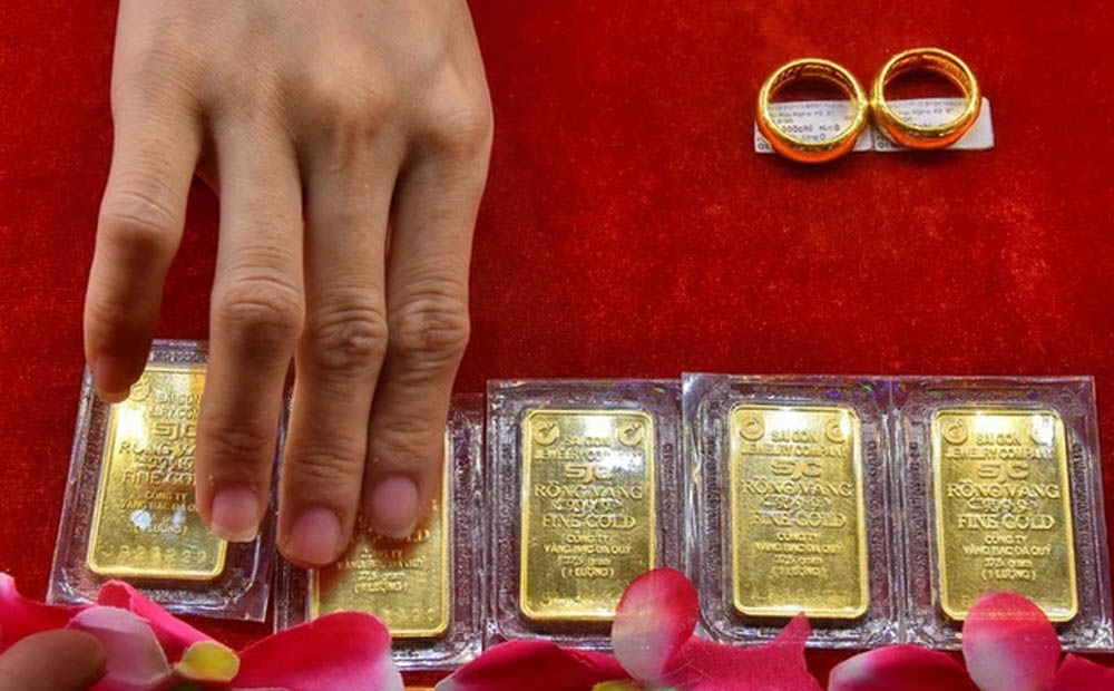Phiên giao dịch đầu năm Giáp Thìn, giá vàng trong nước đồng loạt lao dốc- Ảnh 1. Phiên giao dịch đầu năm Giáp Thìn, giá vàng trong nước đồng loạt lao dốc- Ảnh 1.