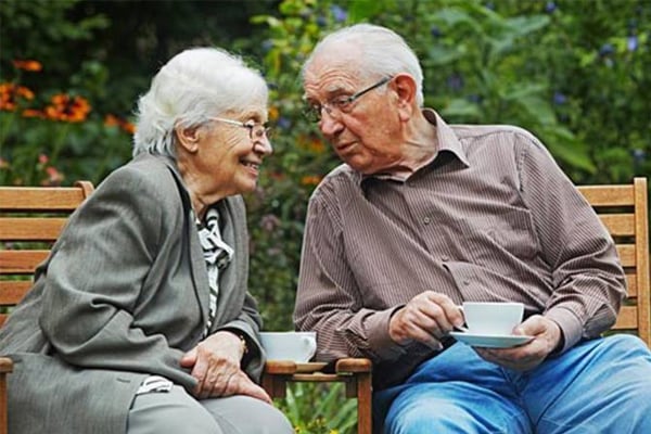 Phát hiện “mối liên hệ kỳ lạ” về tuổi thọ của một cặp vợ chồng- Ảnh 1.