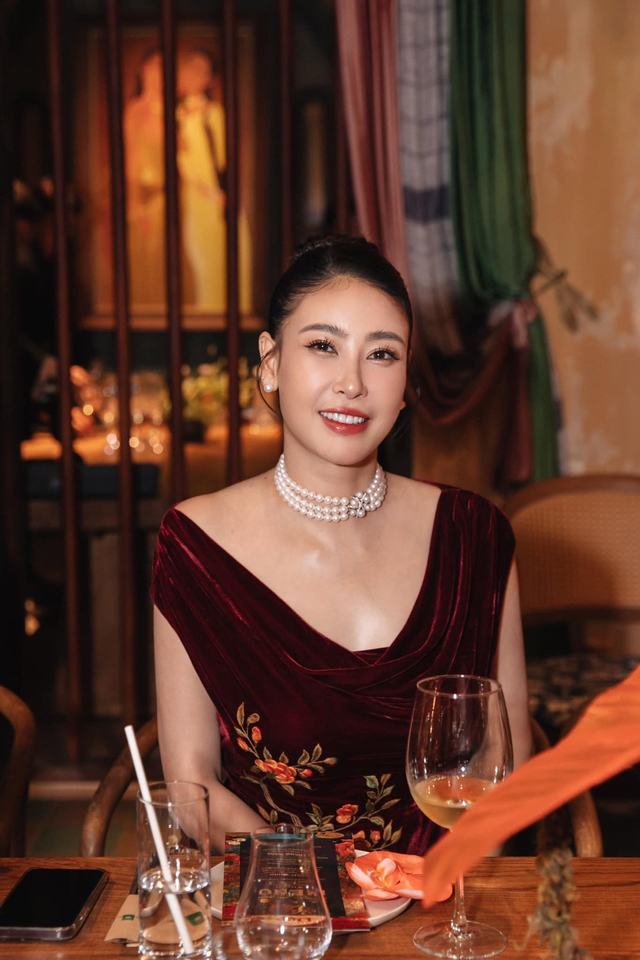 Nhan sắc nuột nà ở tuổi U50 của "Hoa hậu đẹp nhất Việt Nam", sống giàu sang trong biệt thự 400 tỷ