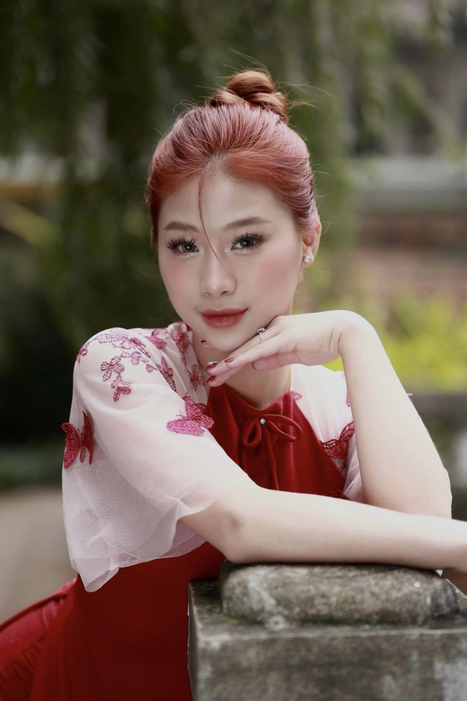 Hotgirl TDDC Phạm Như Phương từng tố HLV &quot;thủ phế&quot; diện áo dài xinh đón tết, nhan sắc thế nào sau khi giải nghệ? - Ảnh 1.