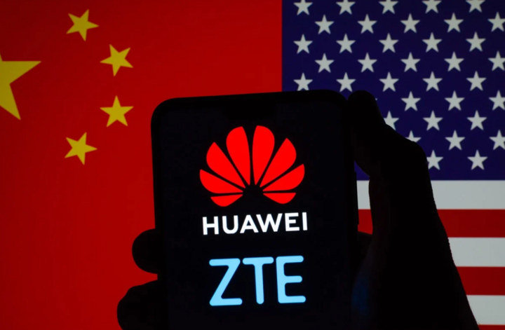 Mỹ 'ngốn' cả chục tỷ USD mở rộng lệnh cấm công nghệ Trung Quốc - Ảnh 1.