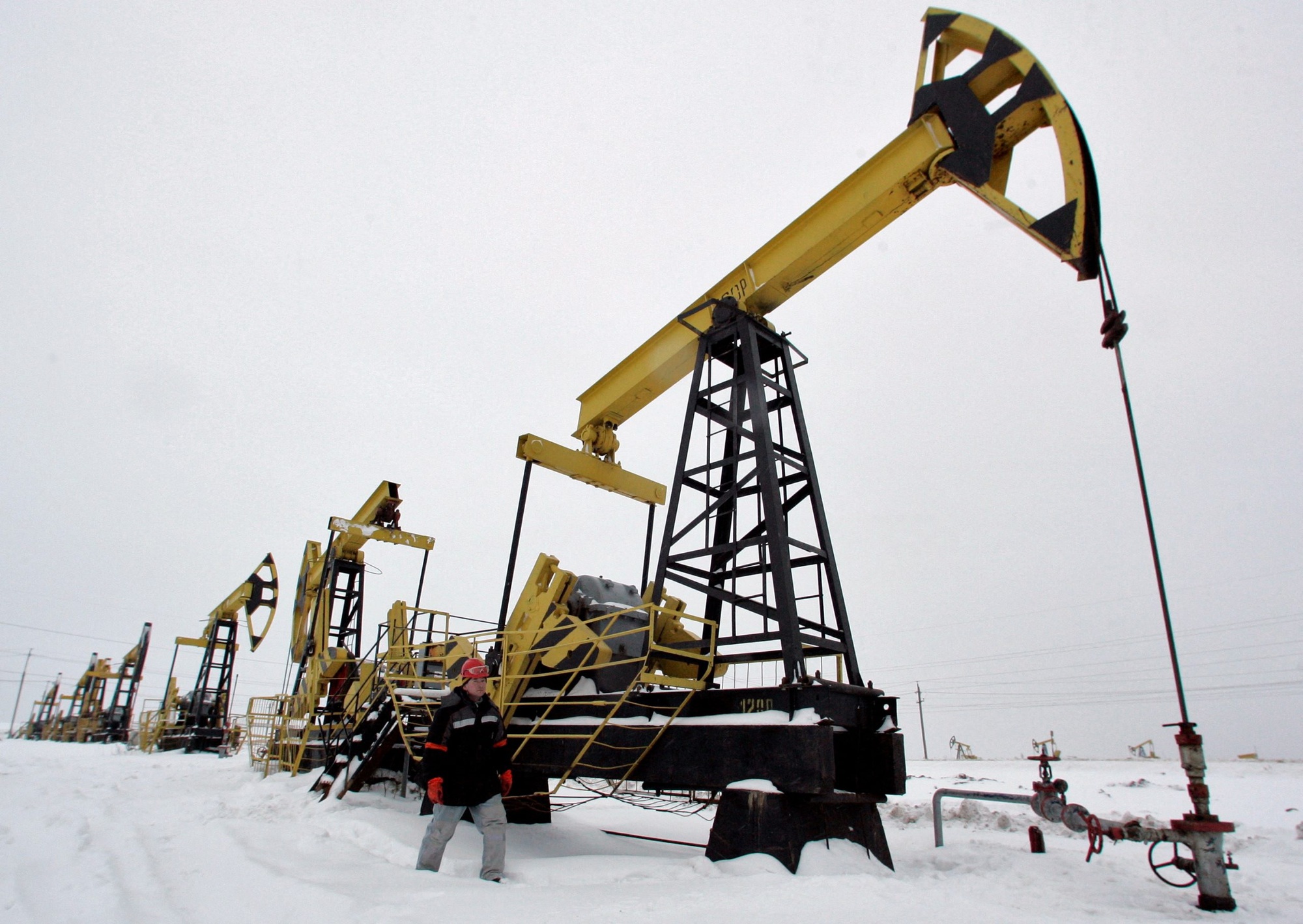 Một khu vực khai thác dầu mỏ ở Nga. Ảnh: Reuters
