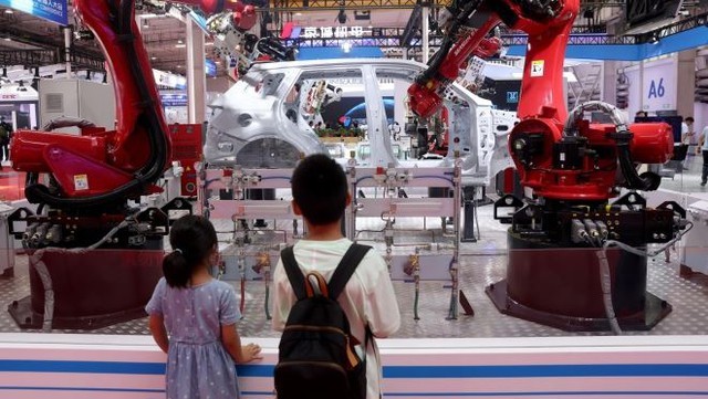 Trung Quốc vô địch thiên hạ về robot: Sản xuất hơn 6 triệu con/năm, có sản phẩm rẻ bằng 1/2 Nhật Bản, tiến tới để robot sản xuất robot- Ảnh 1.