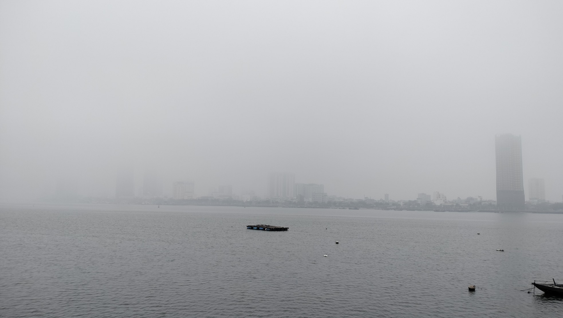 Sương mù dày đặc bất ngờ xuất hiện ở Đà Nẵng- Ảnh 8.