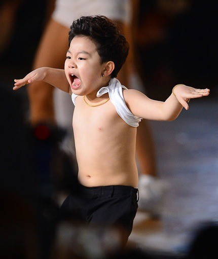Cậu bé gốc Việt đóng MV 5 tỷ view 'Gangnam Style' giờ ra sao?- Ảnh 8.