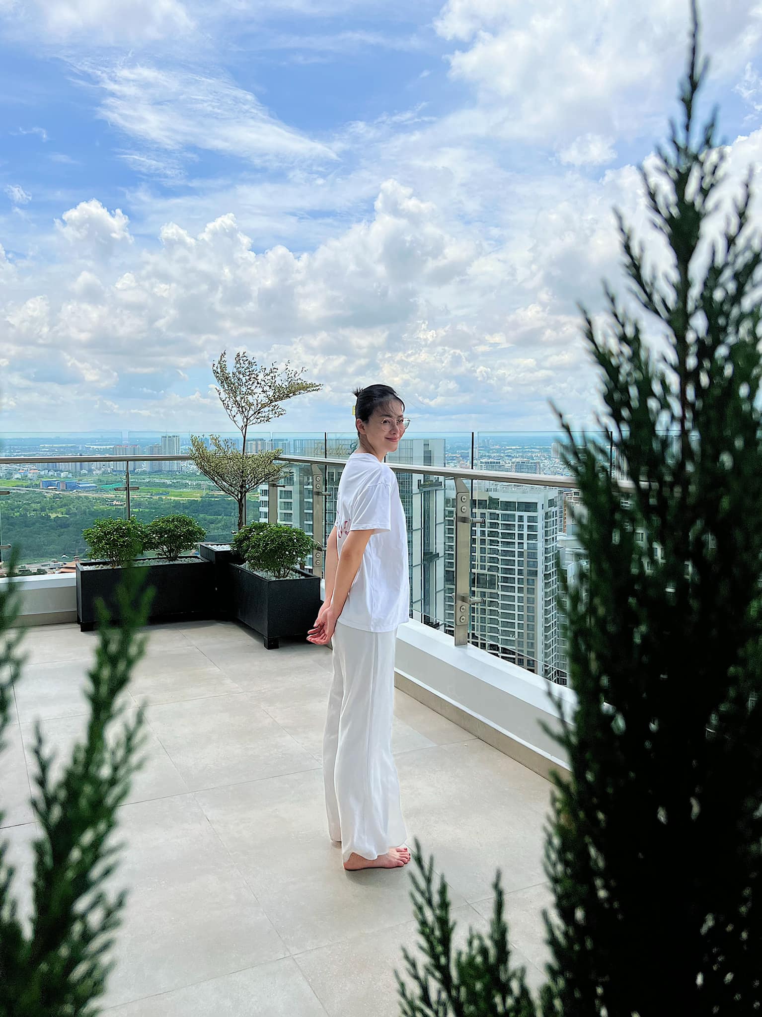 Ngắm penthouse cao cấp của dàn hậu Việt: Người tậu nhà năm 21 tuổi, người có view ban công đắt giá nhìn ra Landmark 81- Ảnh 5.