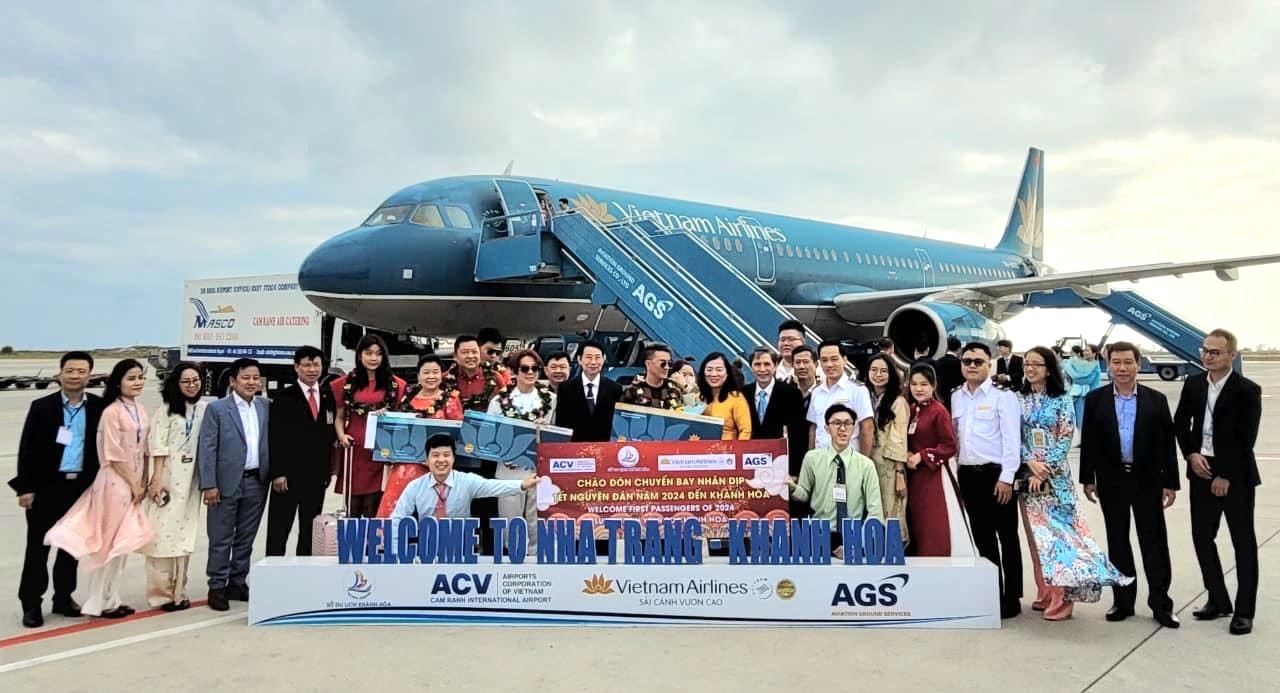 Sân bay của tỉ phú Jonathan Hạnh Nguyễn 