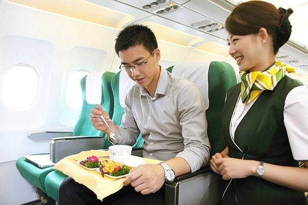 Vé máy bay Thượng Hải - Nhật Bản giá 0 nhân dân tệ gây sốt mạng xã hội: Người Trung Quốc dặn nhau 