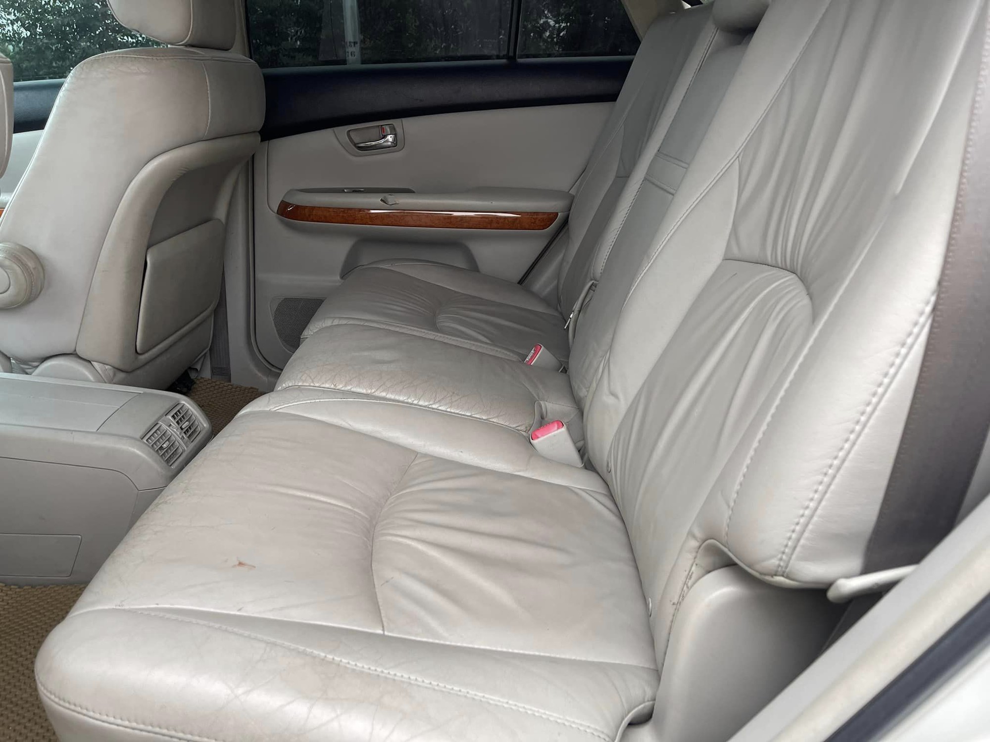 Rao Lexus RX 400h hàng hiếm giá 260 triệu ngang Wuling Mini EV, người bán chia sẻ: 