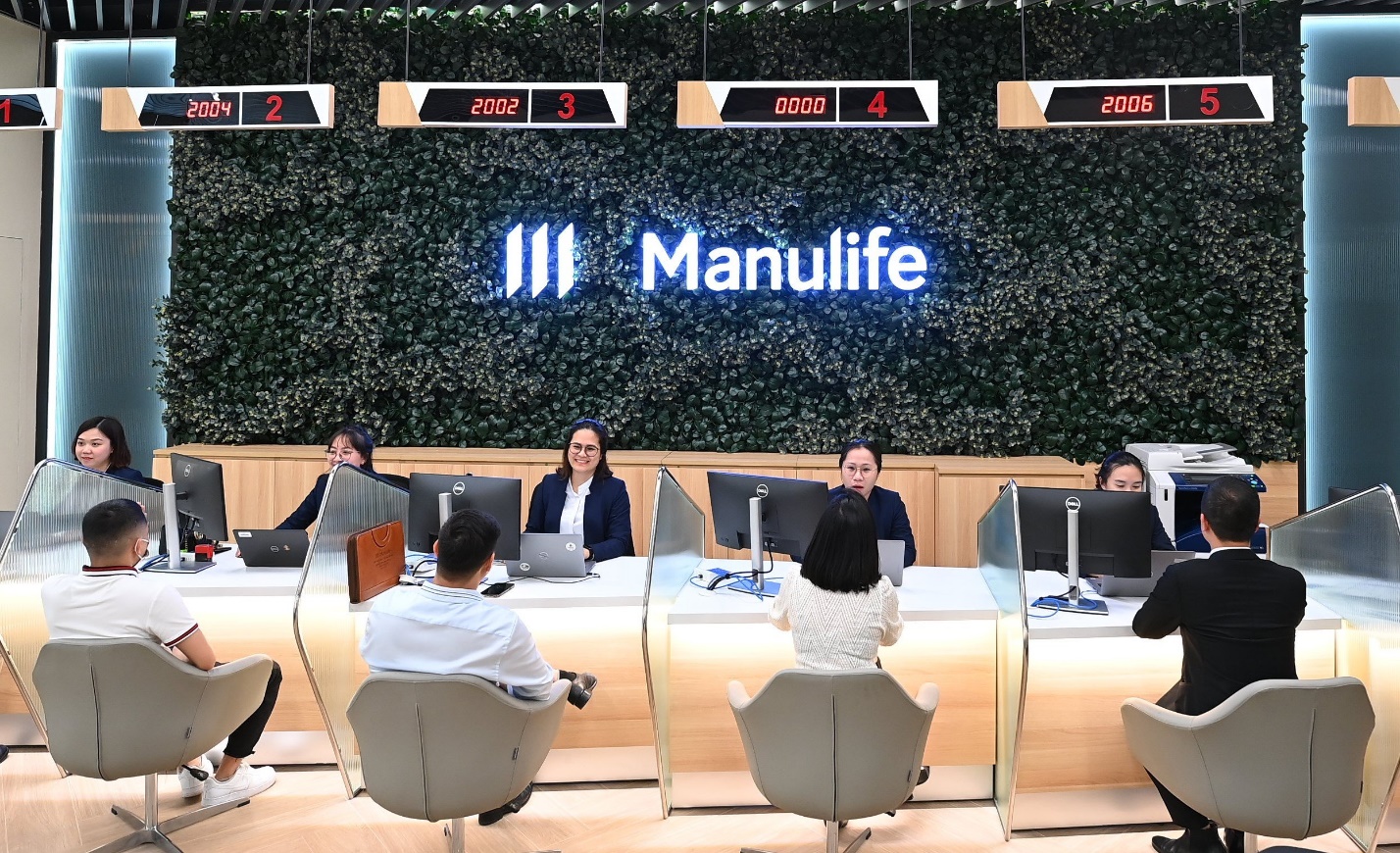 Manulife tiên phong ứng dụng thêm công nghệ để khách hàng hiểu đủ, mua đúng- Ảnh 1.