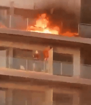 Hỏa hoạn khiến hàng chục người chết và mất tích tại chung cư 14 tầng: Khói lửa cuồn cuộn, khung cảnh hiện trường ám ảnh- Ảnh 3.