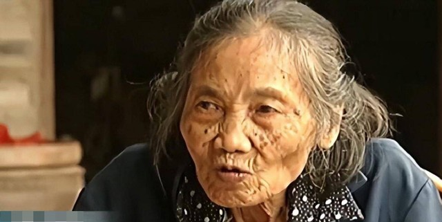 Cụ bà 91 tuổi đi viện, bác sĩ bất ngờ thông báo “có thai”, tiết lộ bí mật giấu kín suốt 60 năm- Ảnh 3.