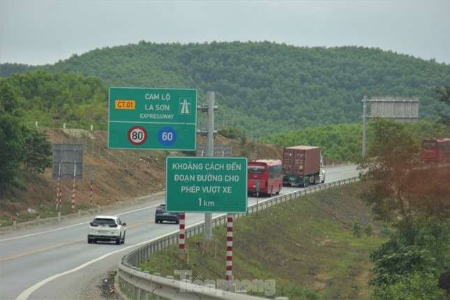 Thông tin mới về điều chỉnh giao thông trên cao tốc Cam Lộ - La Sơn- Ảnh 1.