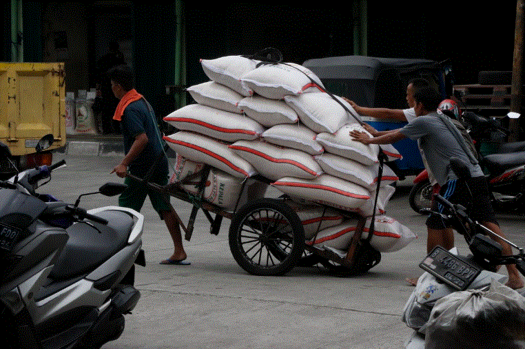 Quốc gia 'hàng xóm' dự kiến nhập 3 triệu tấn gạo mới 'đủ ăn' - cơ hội tăng mạnh xuất khẩu của Việt Nam đã đến- Ảnh 2.