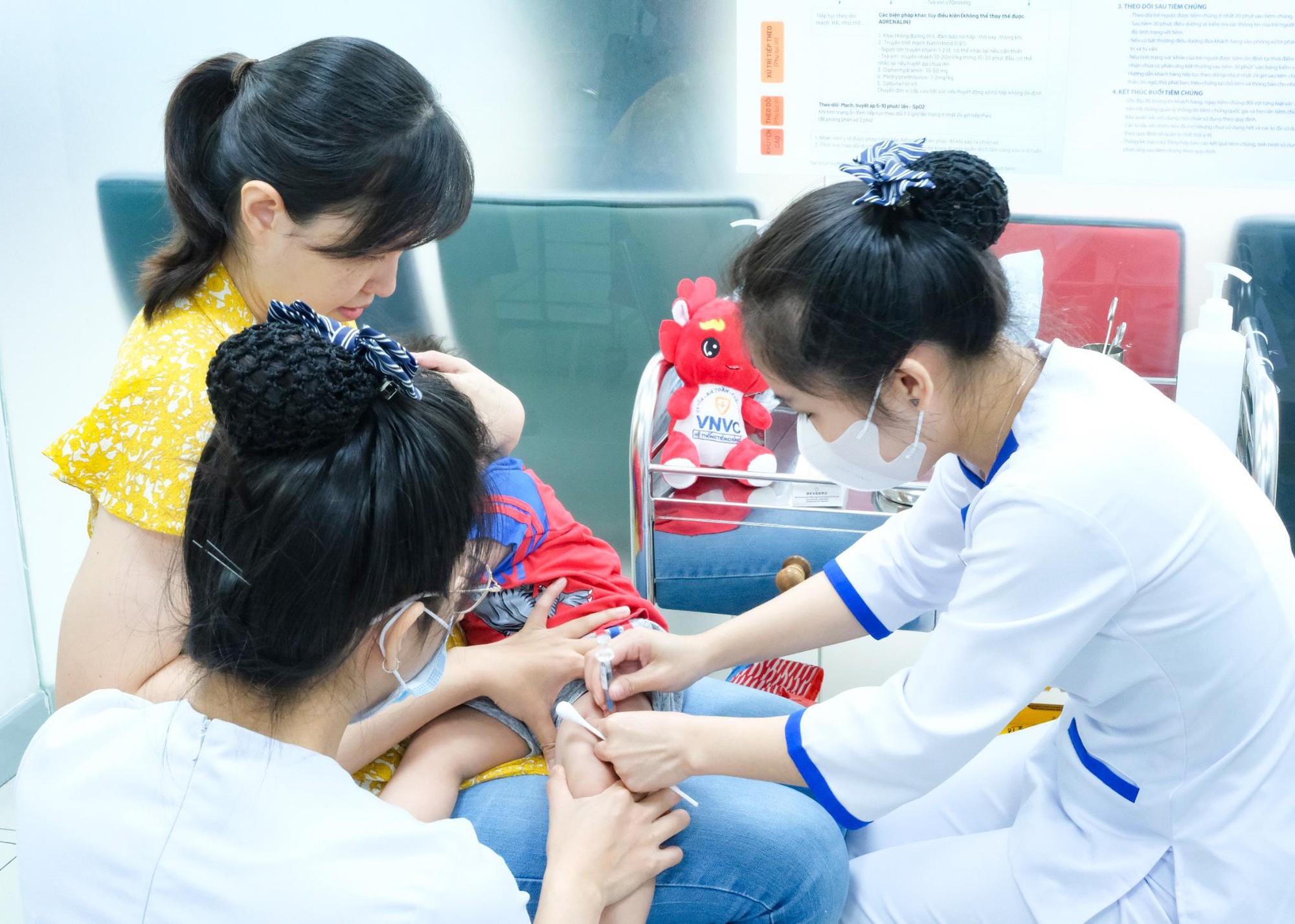 Việt Nam lần đầu có vaccine não mô cầu B thế hệ mới- Ảnh 2.